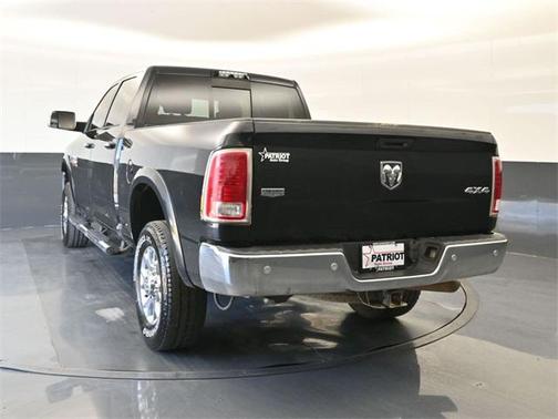 2017 RAM 2500 Laramie Crew Cab 4x4 6'4' Box