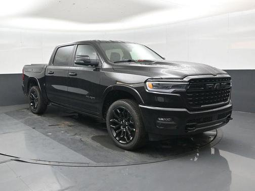 Diamond Black Crystal Pearlcoat 2026 RAM 1500 Limited