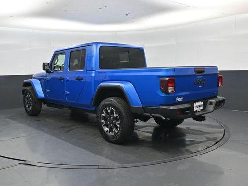 Hydro Blue Pearlcoat 2026 Jeep Gladiator Sahara 4x4