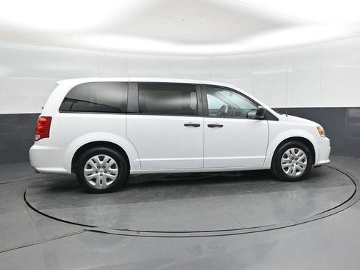White Knuckle Clearcoat 2019 Dodge Grand Caravan SE