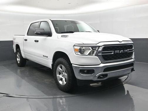 Bright White Clearcoat 2023 RAM 1500 Big Horn/Lone Star