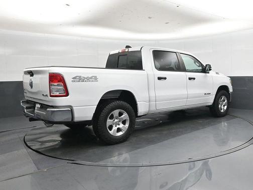 Bright White Clearcoat 2023 RAM 1500 Big Horn/Lone Star