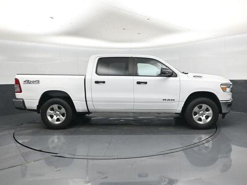 Bright White Clearcoat 2023 RAM 1500 Big Horn/Lone Star