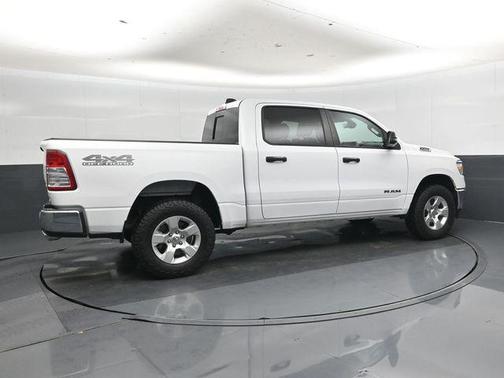 Bright White Clearcoat 2023 RAM 1500 Big Horn/Lone Star