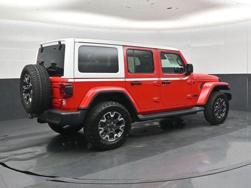 Firecracker Red Clearcoat 2026 Jeep Wrangler 4-Door Sahara 4x4