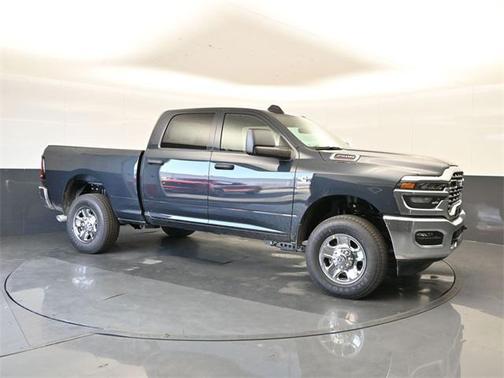 2025 RAM 2500 Tradesman Crew Cab 4x4 6'4' Box