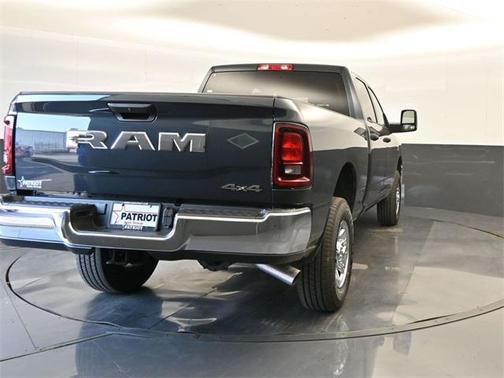 2025 RAM 2500 Tradesman Crew Cab 4x4 6'4' Box