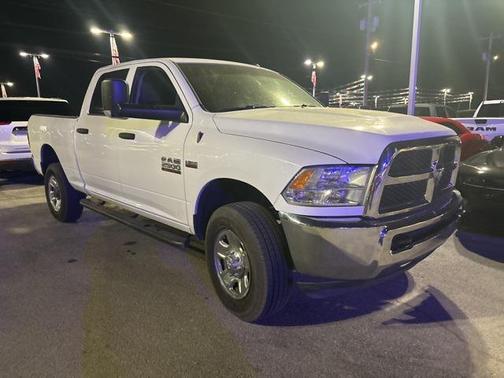 2017 RAM 2500 Tradesman Crew Cab 4x4 6'4' Box