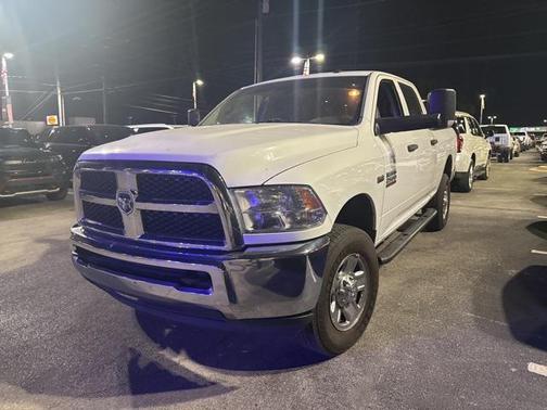 2017 RAM 2500 Tradesman Crew Cab 4x4 6'4' Box