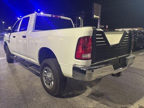 2017 RAM 2500 Tradesman Crew Cab 4x4 6'4' Box