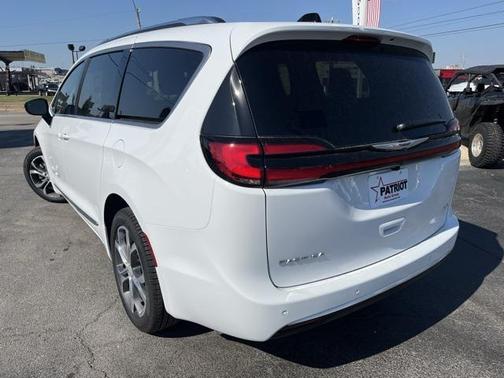 2026 Chrysler Pacifica L