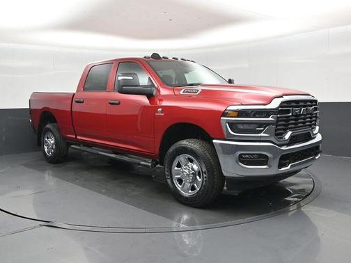 Molten Red Pearlcoat 2026 RAM 2500 Tradesman Crew Cab 4x4 6'4' Box