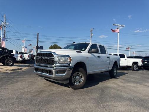 2022 RAM 2500 Tradesman Crew Cab 4x4 6'4' Box