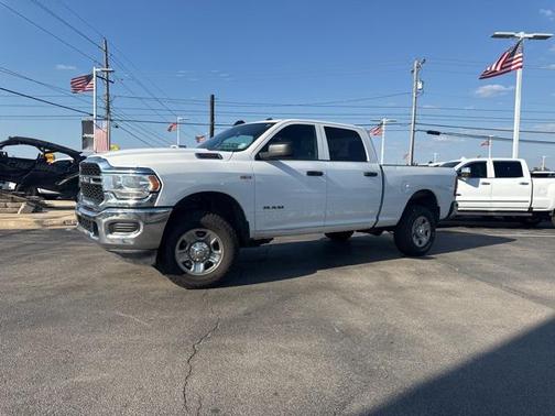 2022 RAM 2500 Tradesman Crew Cab 4x4 6'4' Box