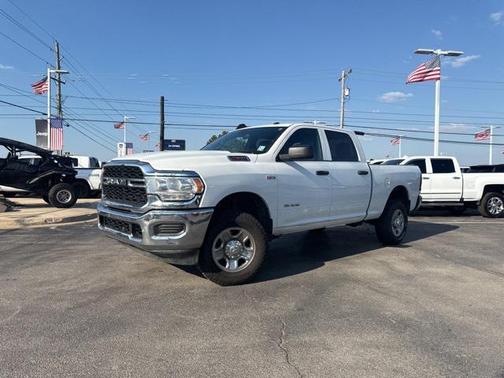 2022 RAM 2500 Tradesman Crew Cab 4x4 6'4' Box
