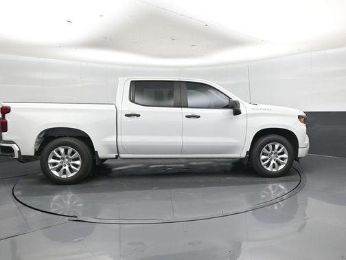 Summit White 2022 Chevrolet Silverado 1500 Custom