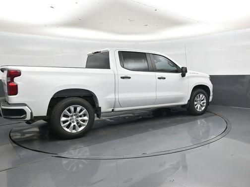 Summit White 2022 Chevrolet Silverado 1500 Custom