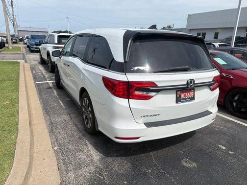 Crystal Black Pearl 2023 Honda Odyssey EX-L