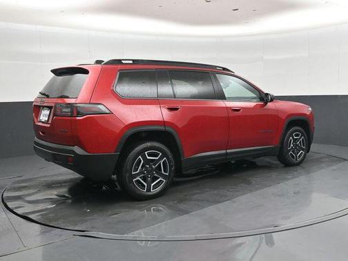 Red Hot Pearlcoat 2026 Jeep Cherokee Laredo 4x4