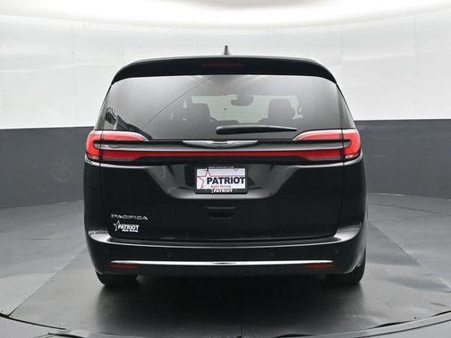 2025 Chrysler Pacifica L