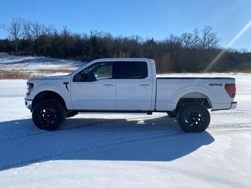 Oxford White 2024 Ford F-150 XLT