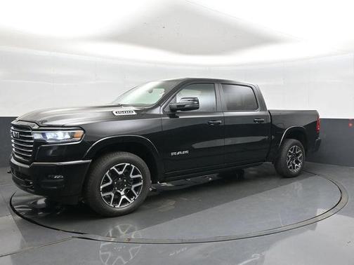 Diamond Black Crystal Pearlcoat 2026 RAM 1500 Laramie