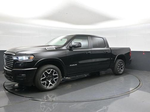 Diamond Black Crystal Pearlcoat 2026 RAM 1500 Laramie