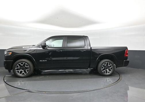 Diamond Black Crystal Pearlcoat 2026 RAM 1500 Laramie
