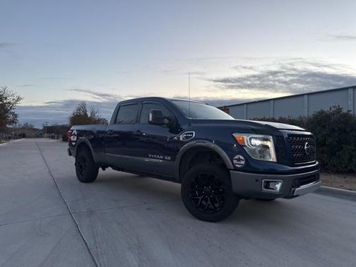2016 Nissan Titan XD SV