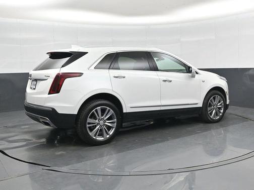 Crystal White Tricoat 2024 Cadillac XT5 Premium Luxury