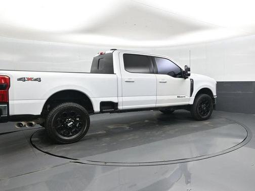 Oxford White 2024 Ford F-250 Lariat