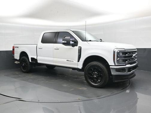 Oxford White 2024 Ford F-250 Lariat