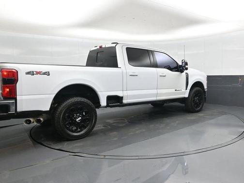 Oxford White 2024 Ford F-250 Lariat