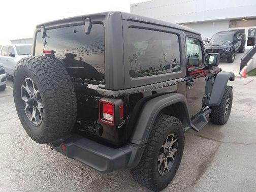 Black Clearcoat 2021 Jeep Wrangler Rubicon