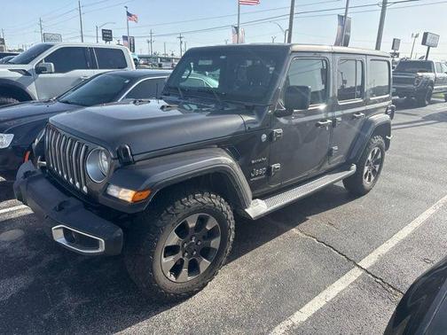 Granite Crystal Metallic Clearcoat 2018 Jeep Wrangler Unlimited Sahara