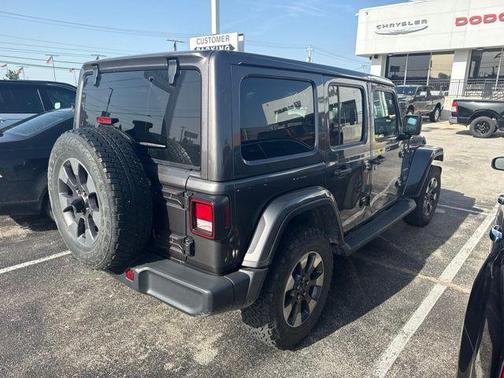 Granite Crystal Metallic Clearcoat 2018 Jeep Wrangler Unlimited Sahara