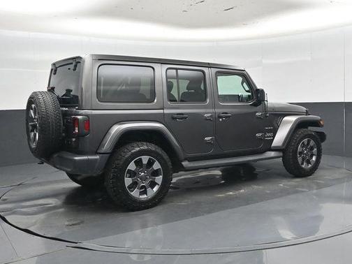Granite Crystal Metallic Clearcoat 2018 Jeep Wrangler Unlimited Sahara