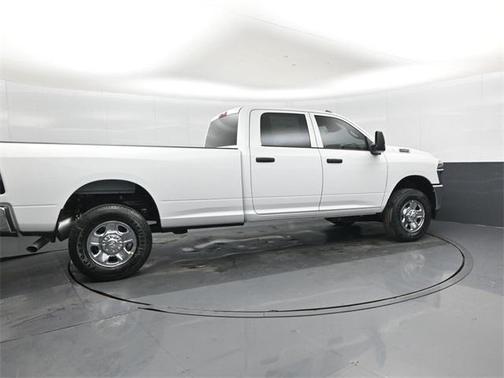 2026 RAM 2500 Tradesman Crew Cab 4x4 8' Box