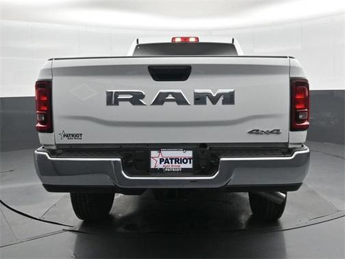 2026 RAM 2500 Tradesman Crew Cab 4x4 8' Box