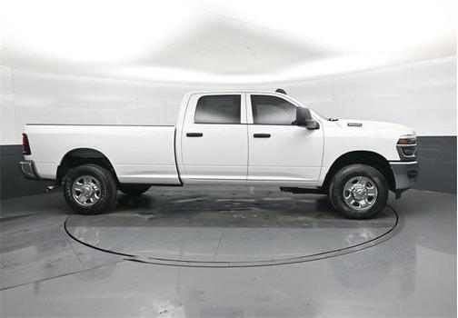 2026 RAM 2500 Tradesman Crew Cab 4x4 8' Box