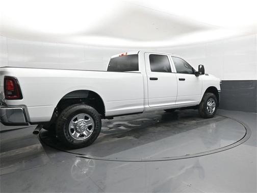 2026 RAM 2500 Tradesman Crew Cab 4x4 8' Box