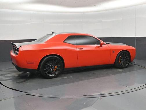 Go Mango 2023 Dodge Challenger SRT Hellcat