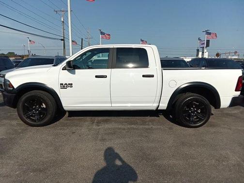 Bright White Clearcoat 2024 RAM 1500 Classic Warlock Crew Cab 4x2 5'7' Box