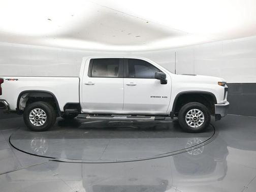 Summit White 2022 Chevrolet Silverado 2500 LT