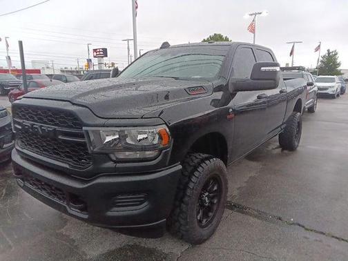 Diamond Black Crystal Pearlcoat 2024 RAM 2500 Tradesman Crew Cab 4x4 6'4' Box