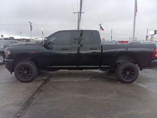 Diamond Black Crystal Pearlcoat 2024 RAM 2500 Tradesman Crew Cab 4x4 6'4' Box