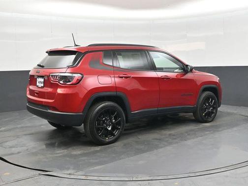 Red Hot Pearlcoat 2026 Jeep Compass Latitude