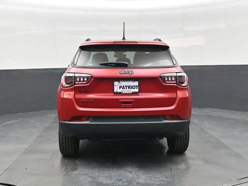 Red Hot Pearlcoat 2026 Jeep Compass Latitude