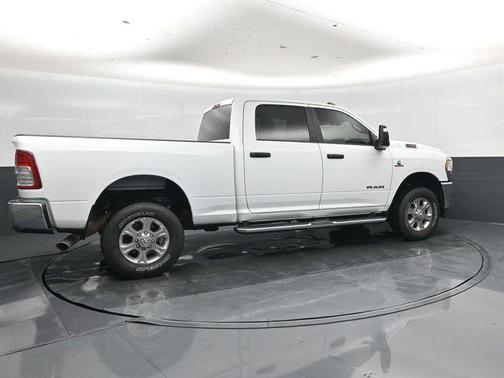 Bright White Clearcoat 2024 RAM 2500 Big Horn Crew Cab 4x4 6'4' Box