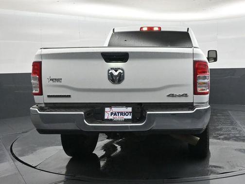 Bright White Clearcoat 2024 RAM 2500 Big Horn Crew Cab 4x4 6'4' Box